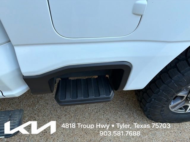Used 2023 Ford F250 Lariat w/ FX4 Off-Road Package AWD/4WD image 11