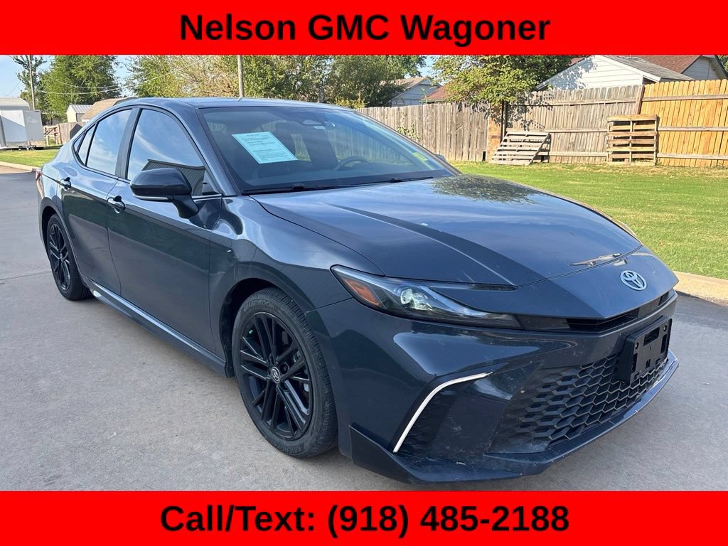 Used 2025 Toyota Camry SE w/ Convenience Package FWD image 3