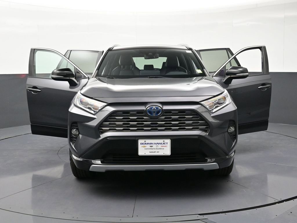 Used 2019 Toyota RAV4 XSE w/ Carpet Mat Package AWD/4WD image 38