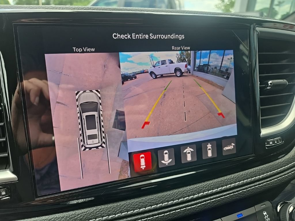 New 2027 Chrysler Pacifica Select w/ Family Tech Group FWD image 60