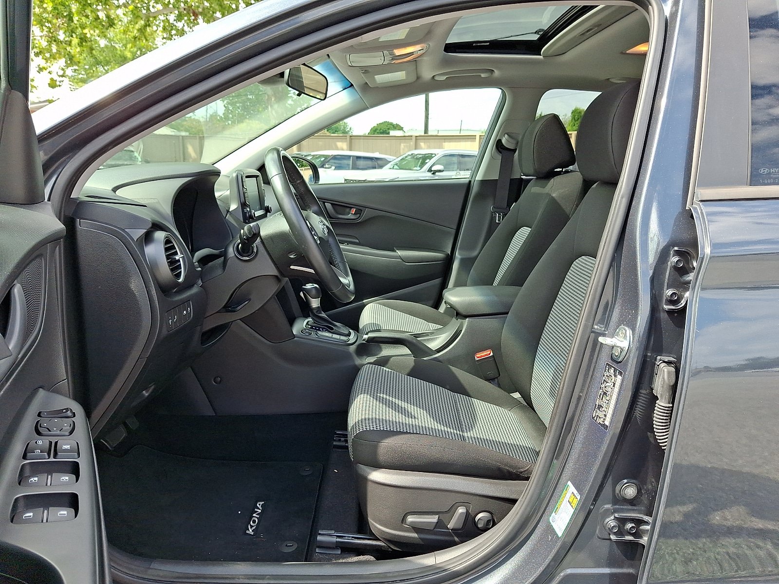 Used 2018 Hyundai Kona SEL w/ SEL Tech Package 02 AWD/4WD image 14