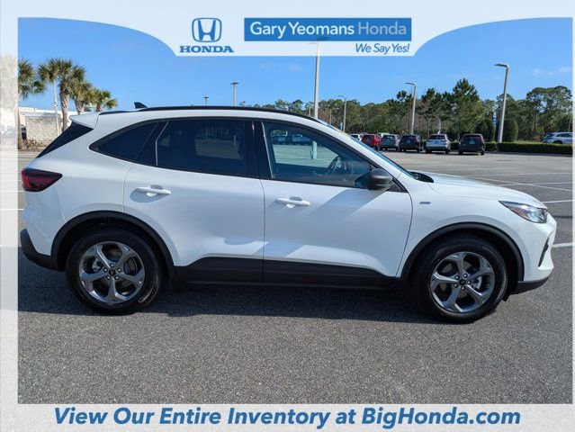 Used 2025 Ford Escape ST-Line w/ Equipment Group 301A image 5