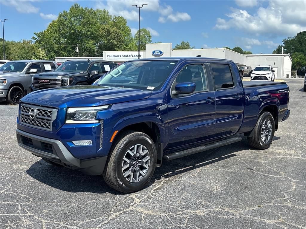 Used 2022 Nissan Frontier SV AWD/4WD image 3