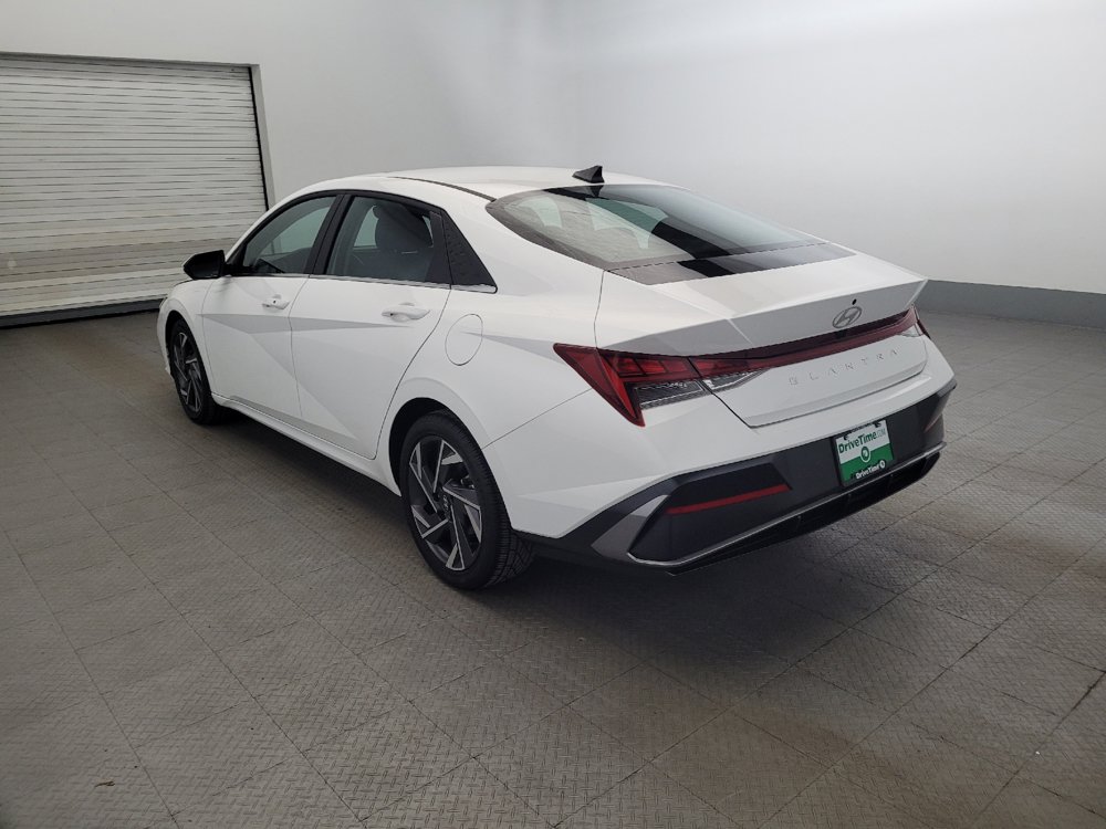 Used 2025 Hyundai Elantra SEL FWD image 5
