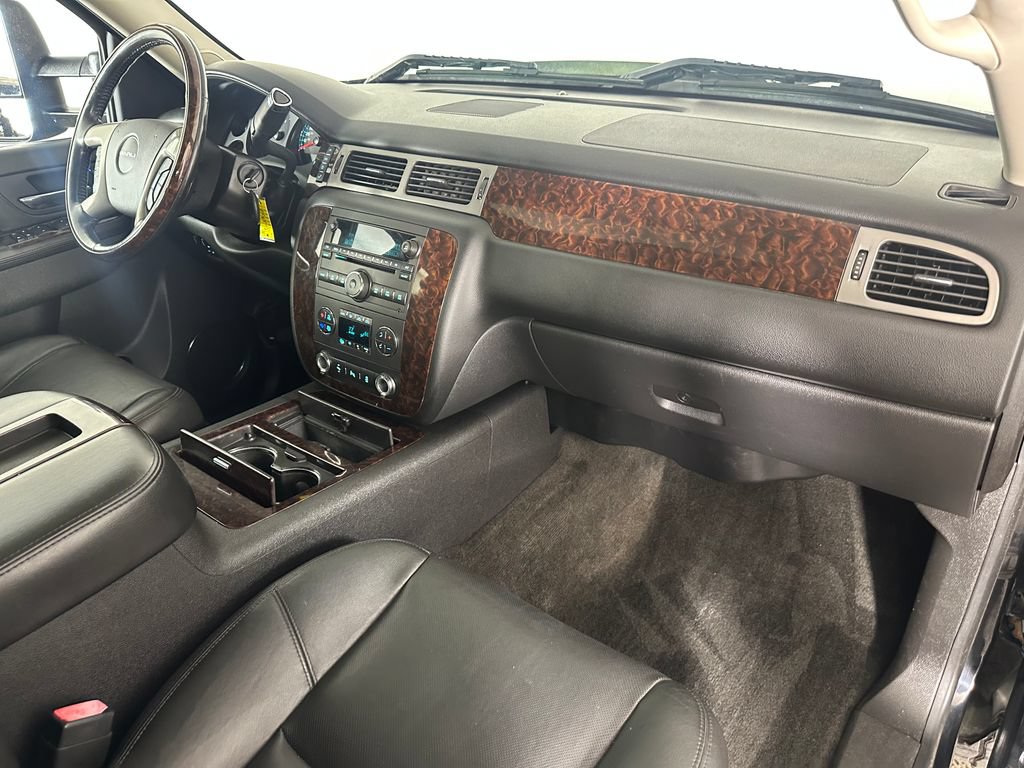 Used 2013 GMC Sierra 2500 Denali w/ Suspension Package, Off-Road AWD/4WD image 27