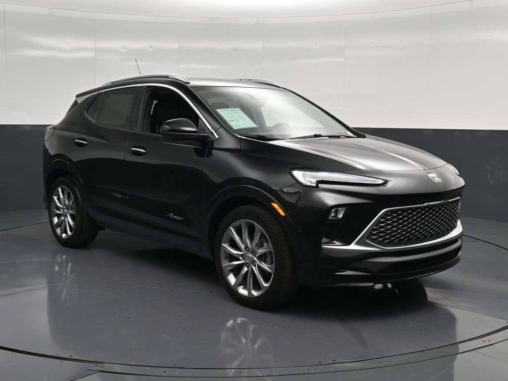 Used 2024 Buick Encore GX Avenir w/ Avenir Technology Package FWD image 5