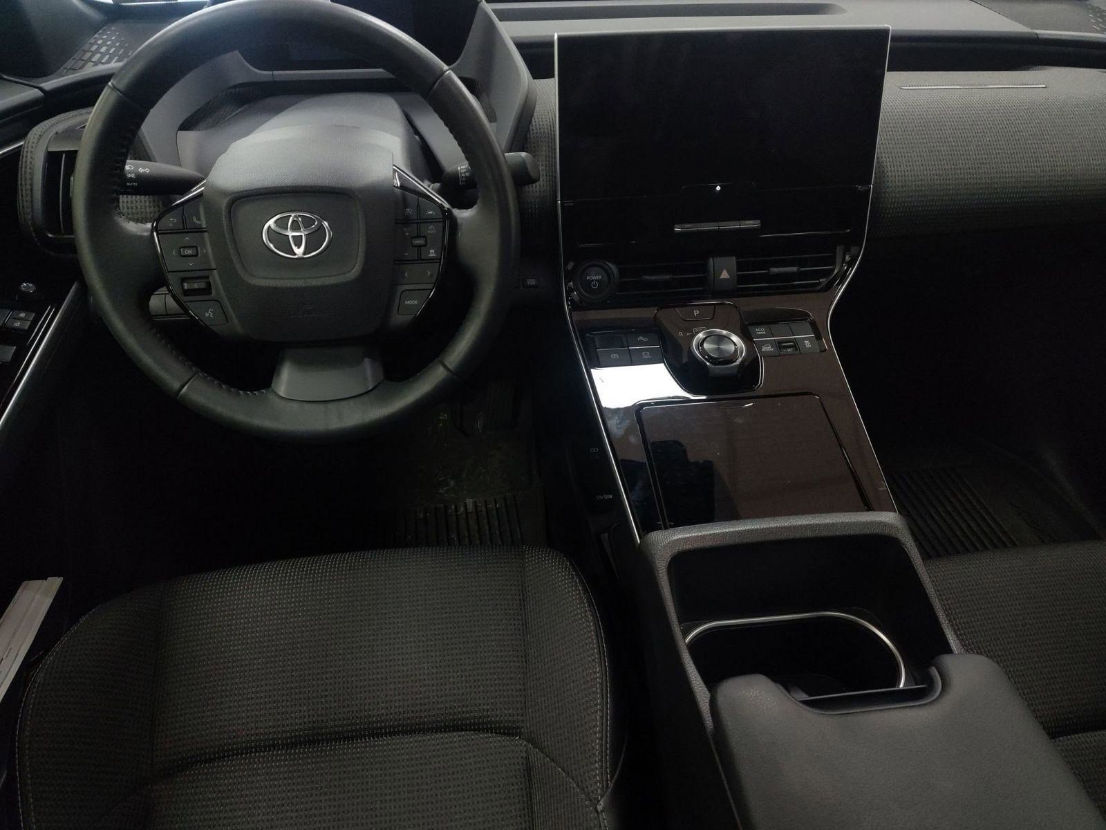 Used 2023 Toyota bZ4X XLE w/ Weather Package image 22