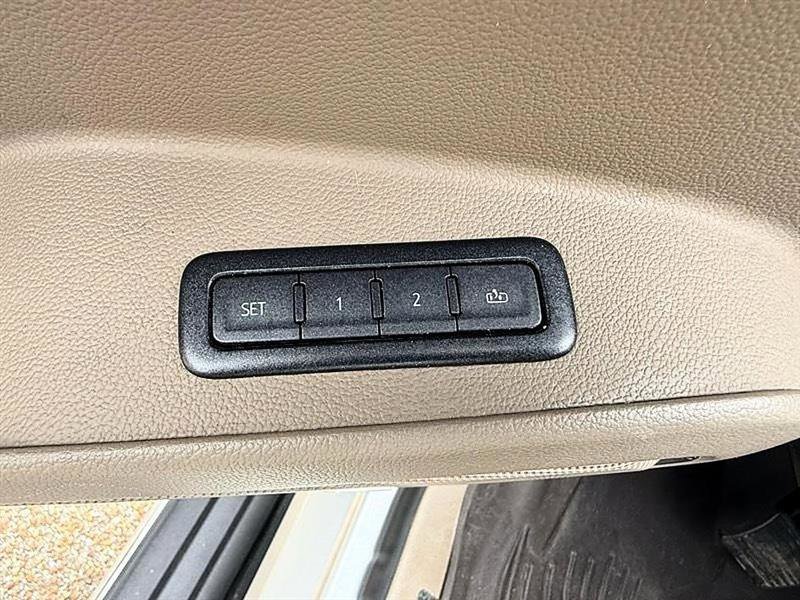 Used 2018 GMC Yukon SLT w/ Premium Edition image 28