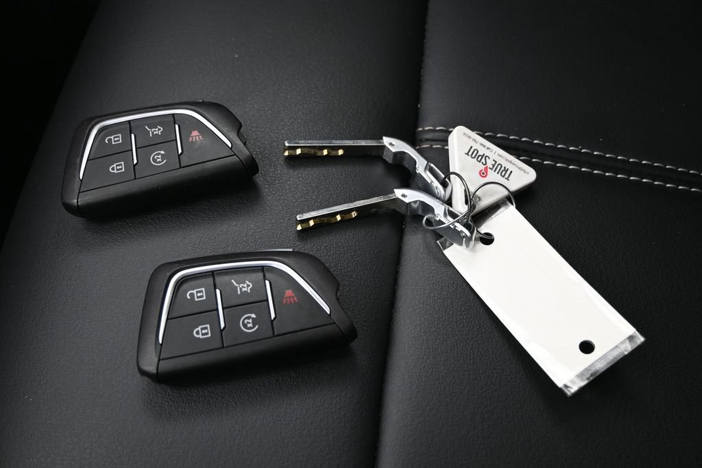 Used 2024 Cadillac Lyriq Tech RWD image 28