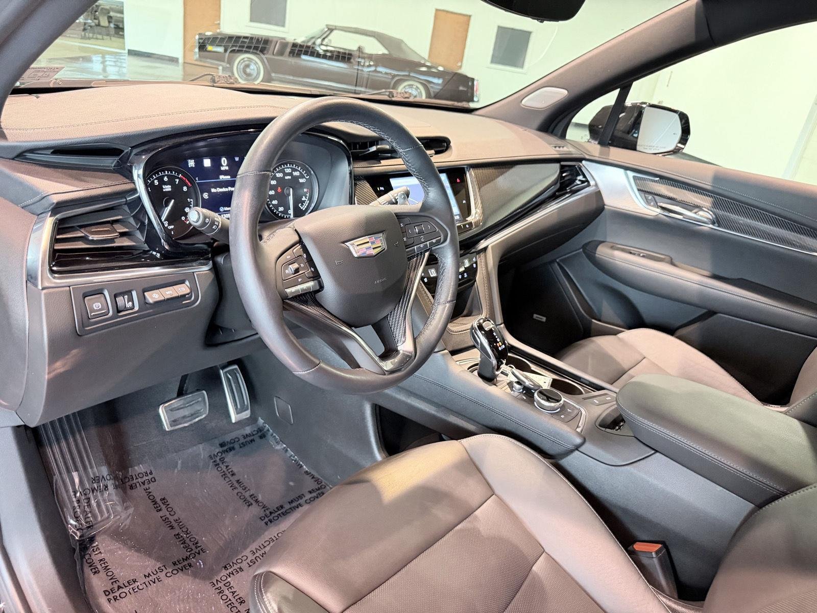 Used 2024 Cadillac XT6 Sport w/ Technology Package AWD/4WD image 36