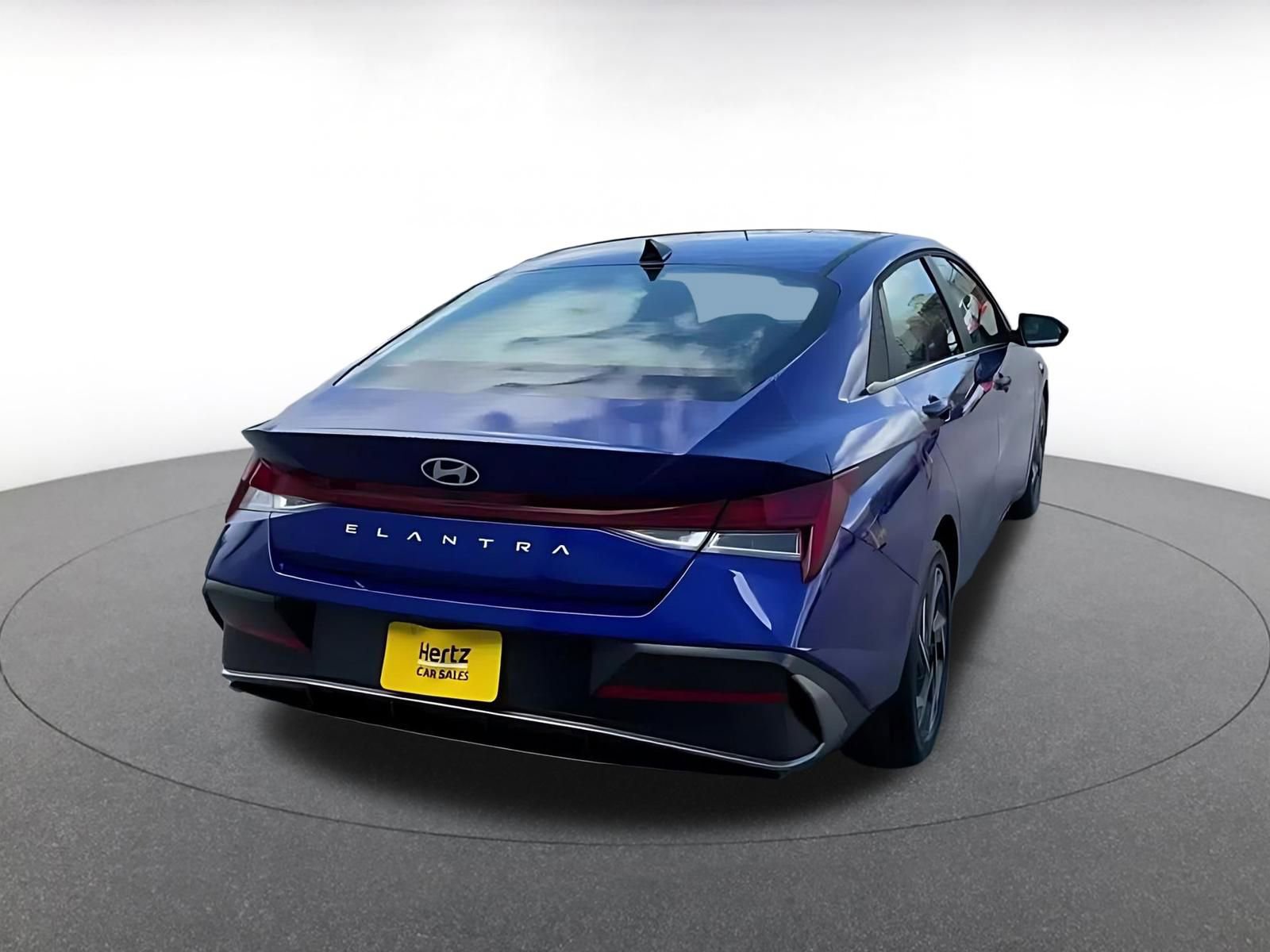 Used 2025 Hyundai Elantra SEL image 14