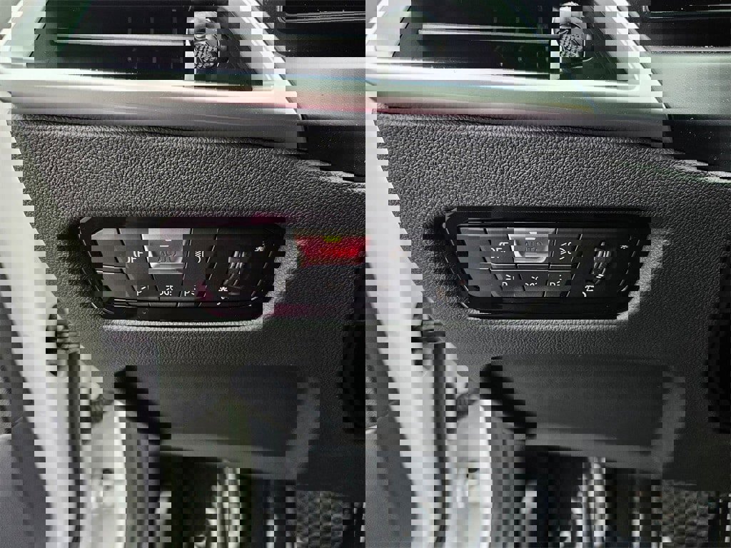 New 2025 BMW 330i xDrive Sedan w/ Premium Package image 18