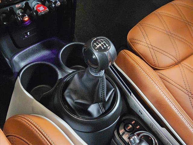 Used 2024 MINI Cooper 2-Door Hardtop w/ Signature Upholstery Package image 12