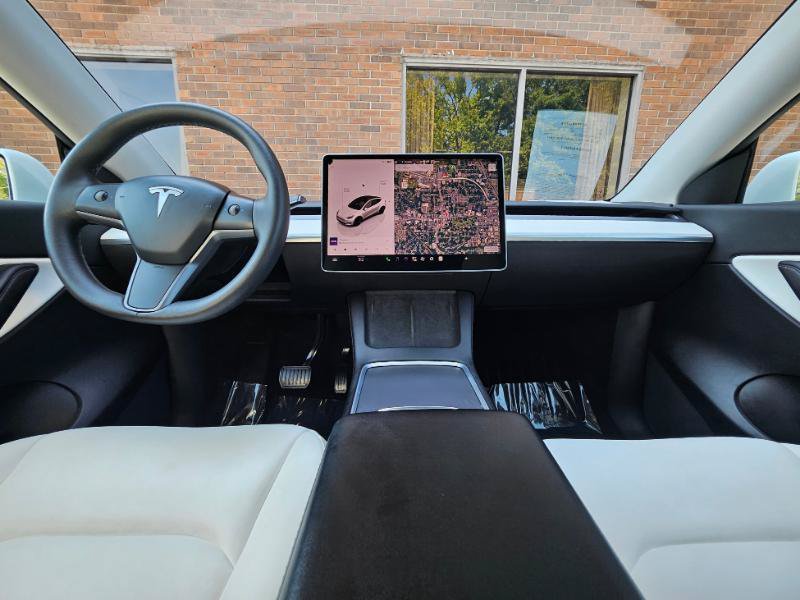 Used 2022 Tesla Model Y Long Range AWD/4WD image 40