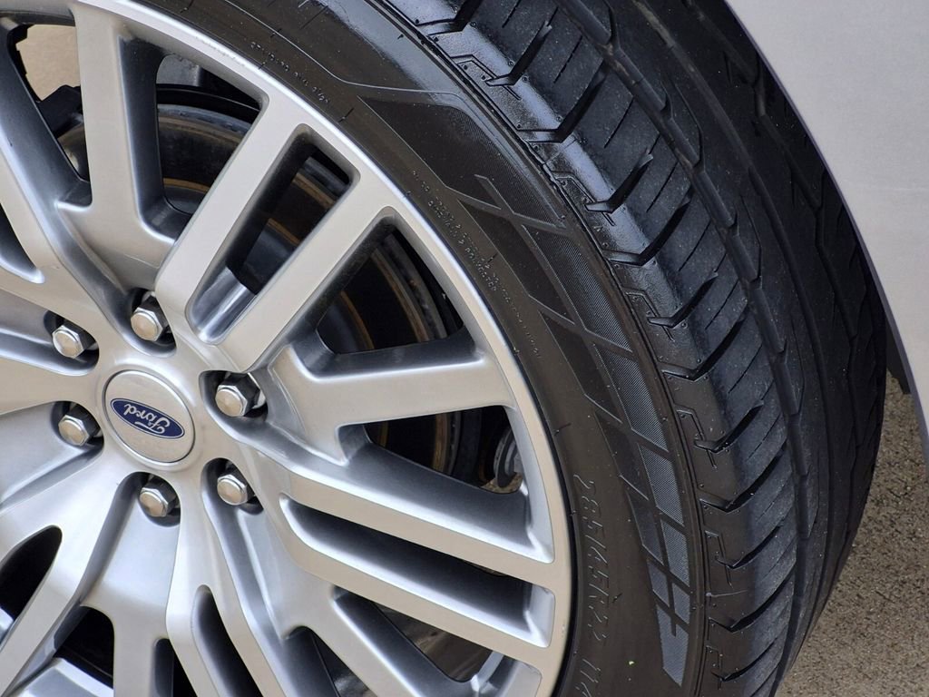 Used 2024 Ford Expedition Limited AWD/4WD image 7