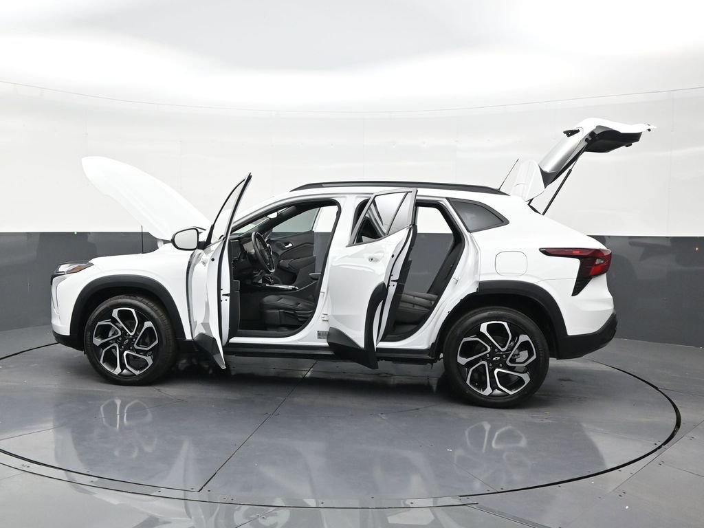 Used 2024 Chevrolet Trax RS FWD image 31
