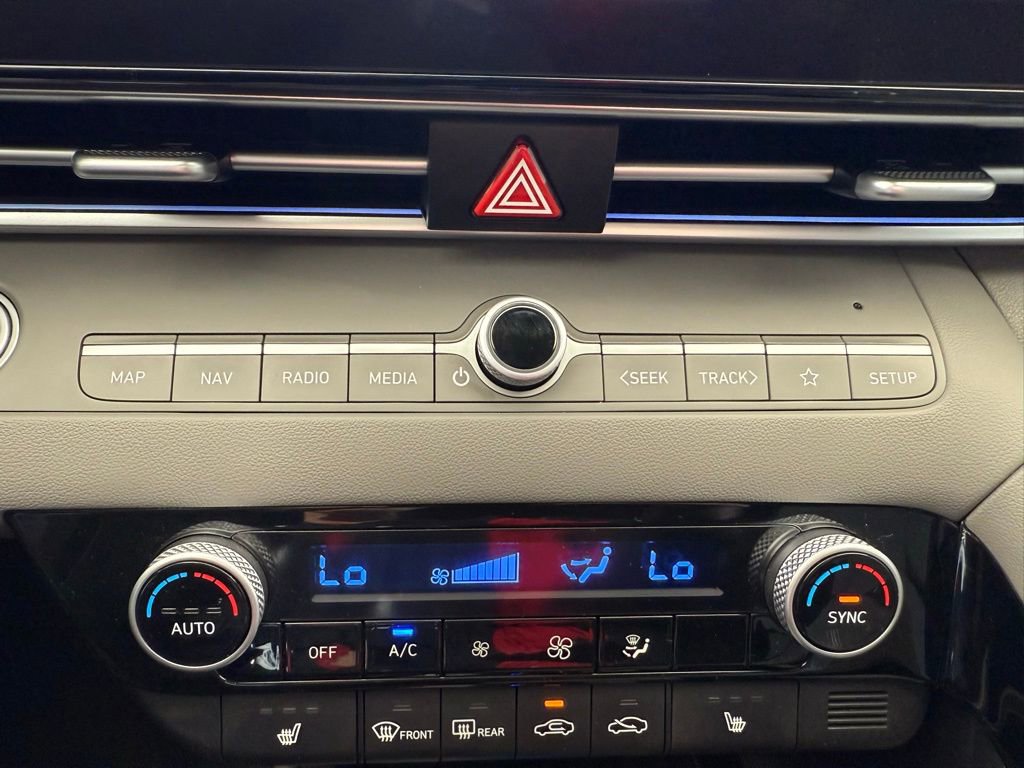 Used 2024 Hyundai Elantra SEL w/ Convenience Package FWD image 41