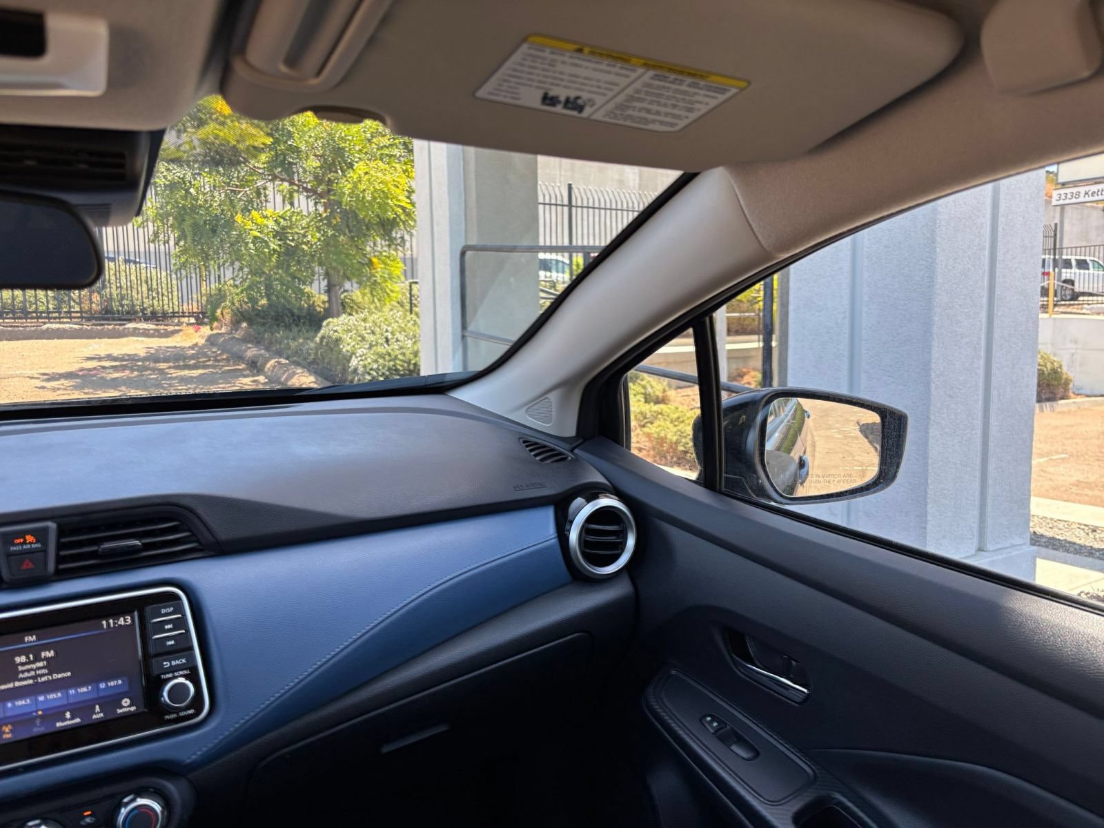 Used 2025 Nissan Versa SV FWD image 32
