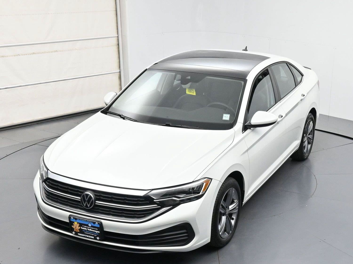 Used 2023 Volkswagen Jetta SE w/ Panoramic Sunroof Package FWD image 36