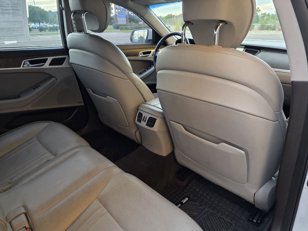 Used 2015 Hyundai Genesis 3.8 w/ Option Group 04 image 24