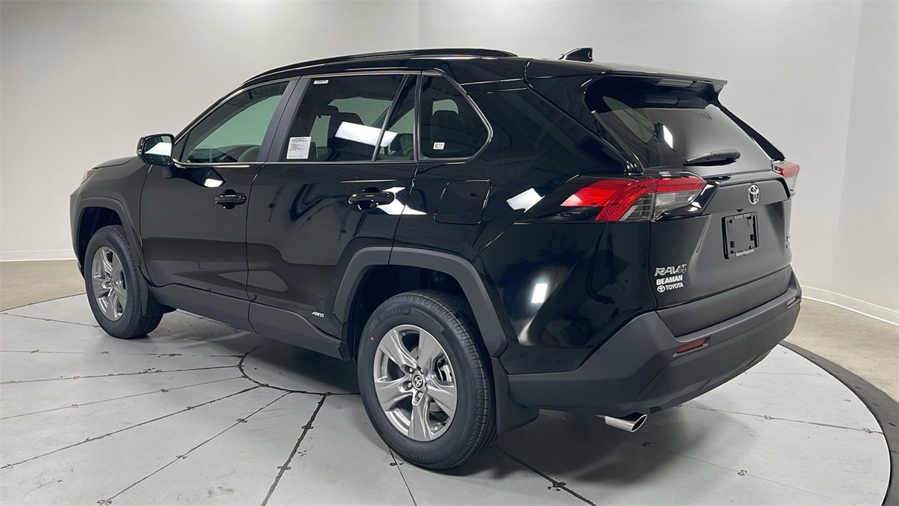 New 2025 Toyota RAV4 XLE image 7