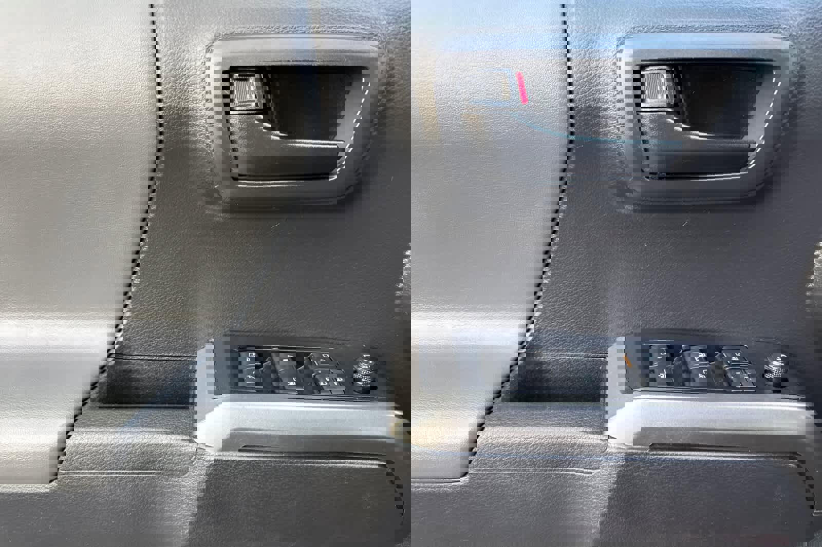 Certified 2022 Toyota Tacoma SR5 w/ Black Out Package (TMS) image 12