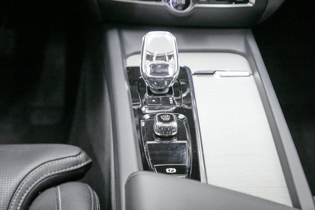 Certified 2024 Volvo V60 B5 Cross Country Ultimate image 34