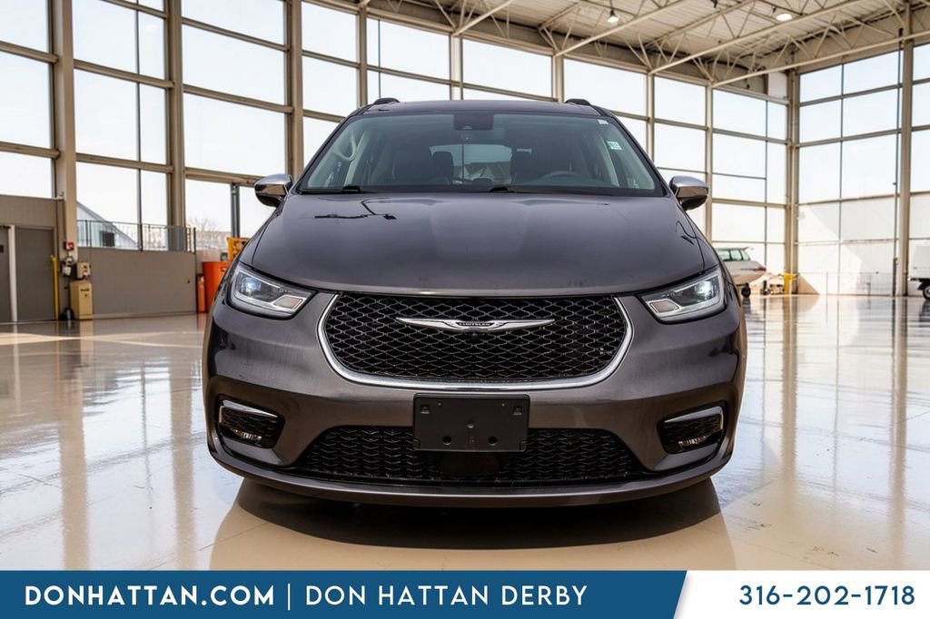 Used 2023 Chrysler Pacifica Limited image 24