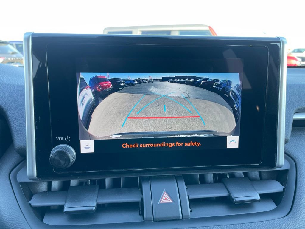 Used 2024 Toyota RAV4 XLE AWD/4WD image 16