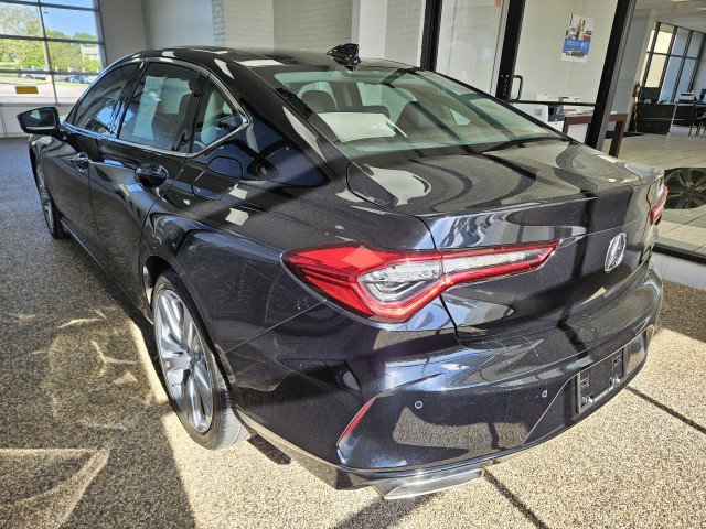 Used 2023 Acura TLX w/ Technology Package FWD image 4