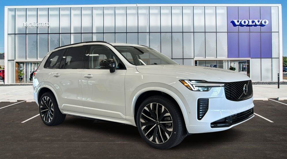 New 2026 Volvo XC90 T8 Ultra w/ Lounge Package
