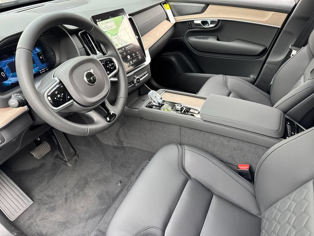 New 2026 Volvo XC90 T8 Plus w/ Protection Package AWD/4WD image 9