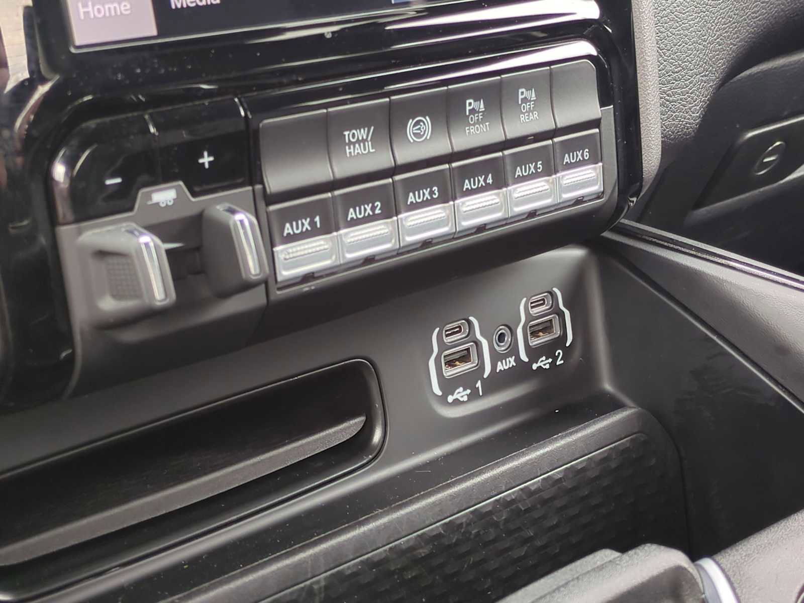 Used 2024 RAM 2500 Rebel w/ Towing Technology Group image 18