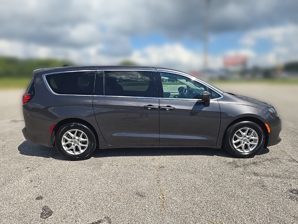 Used 2023 Chrysler Voyager LX FWD image 14