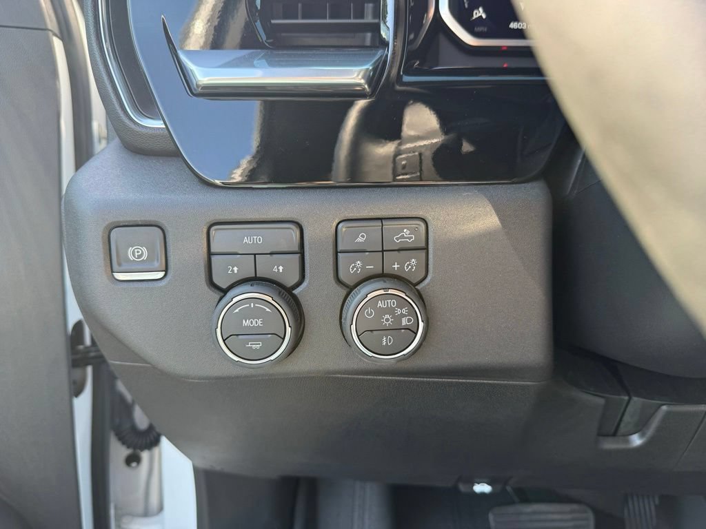 Used 2026 Chevrolet Silverado 1500 RST w/ Redline Edition AWD/4WD image 38