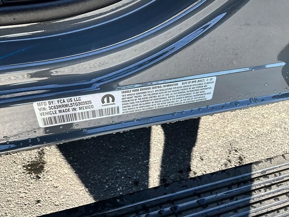 New 2026 RAM 3500 Laramie AWD/4WD image 39