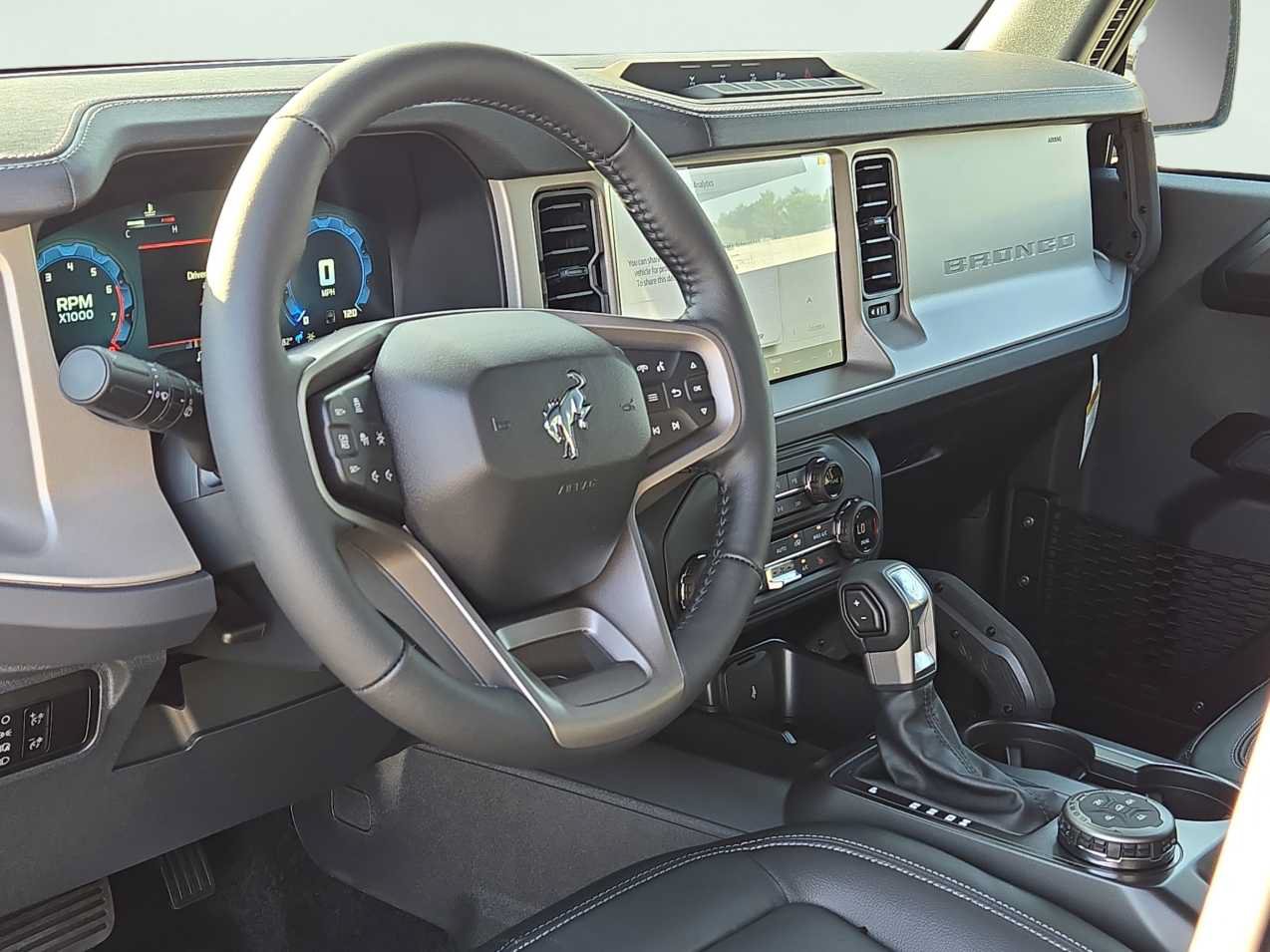 New 2026 Ford Bronco Outer Banks w/ Sasquatch Package AWD/4WD image 8