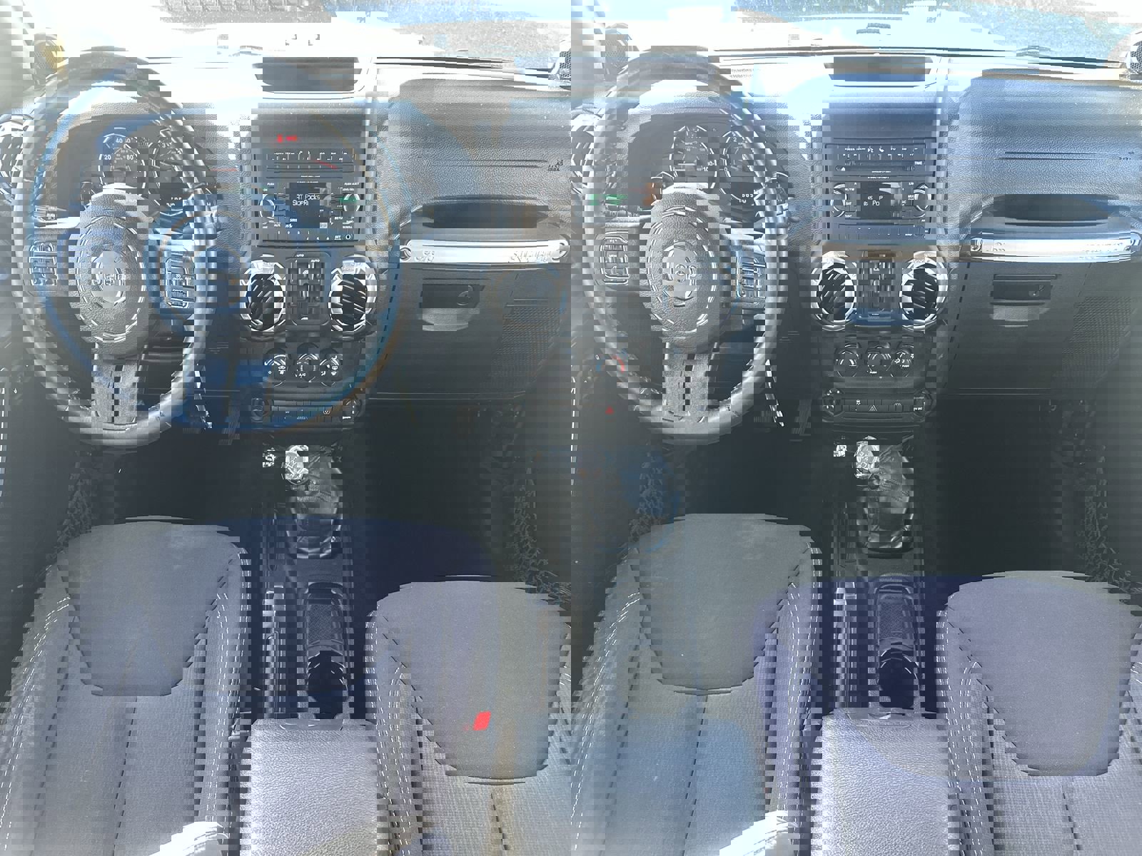 Used 2013 Jeep Wrangler Unlimited Rubicon w/ Connectivity Group image 18