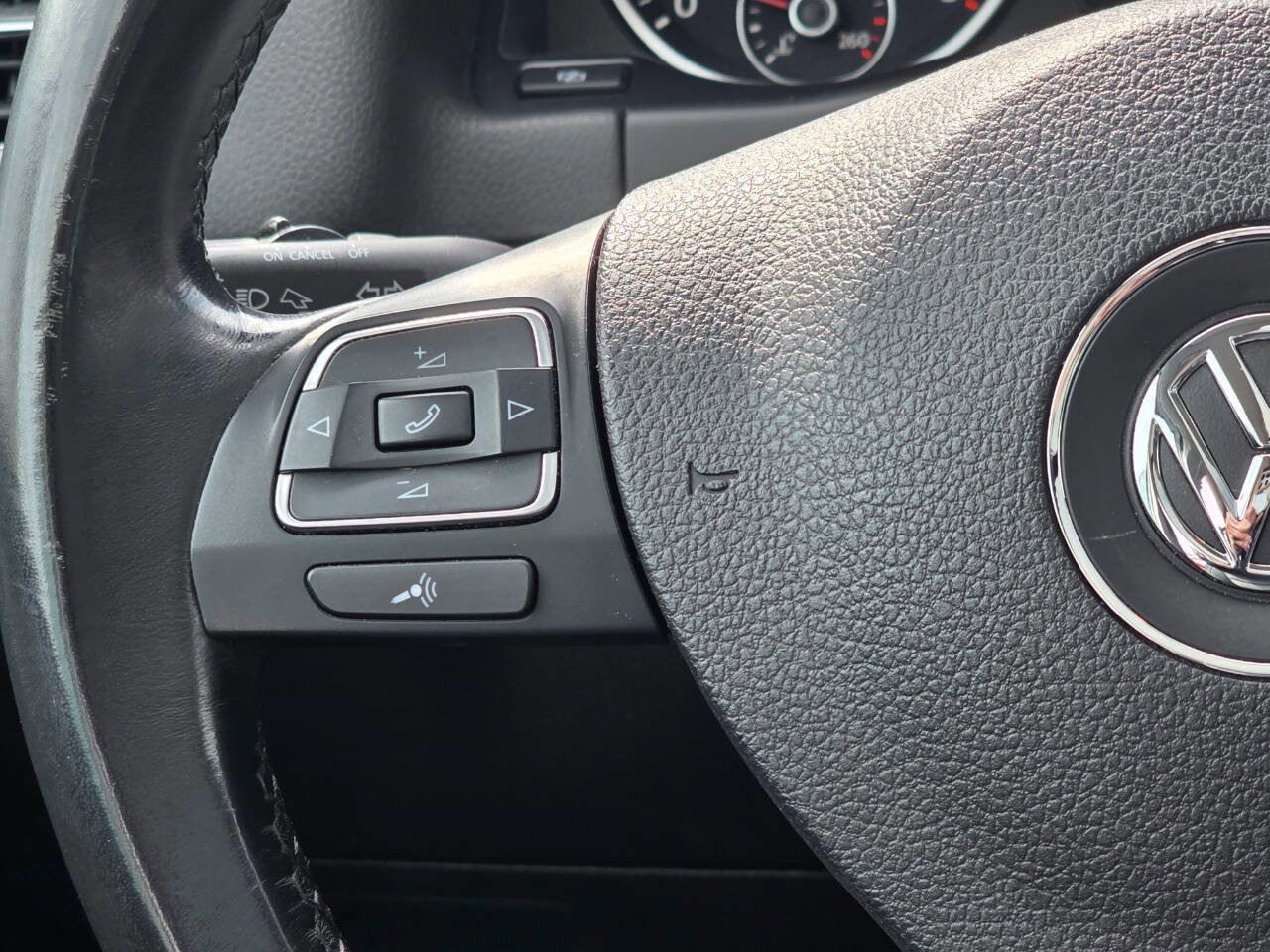 Used 2012 Volkswagen Tiguan SE FWD image 13