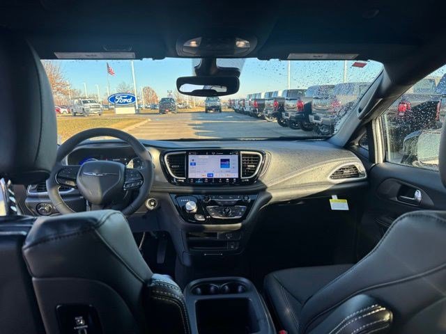 New 2026 Chrysler Pacifica Select image 20