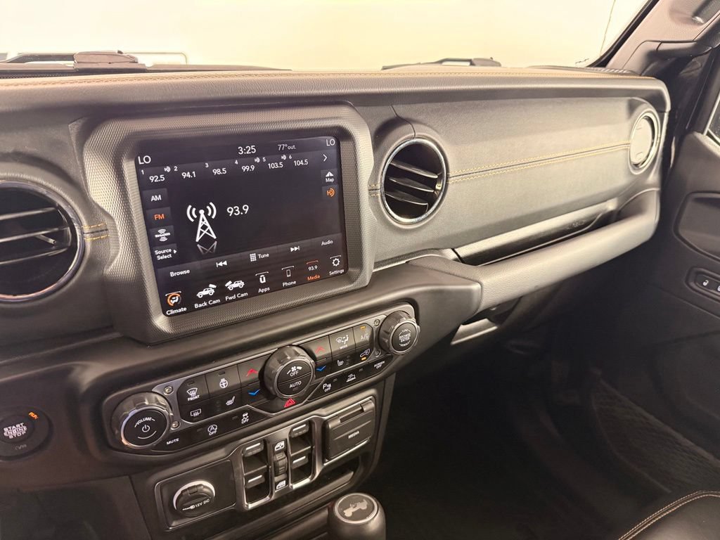 Used 2022 Jeep Wrangler Unlimited Sahara AWD/4WD image 37