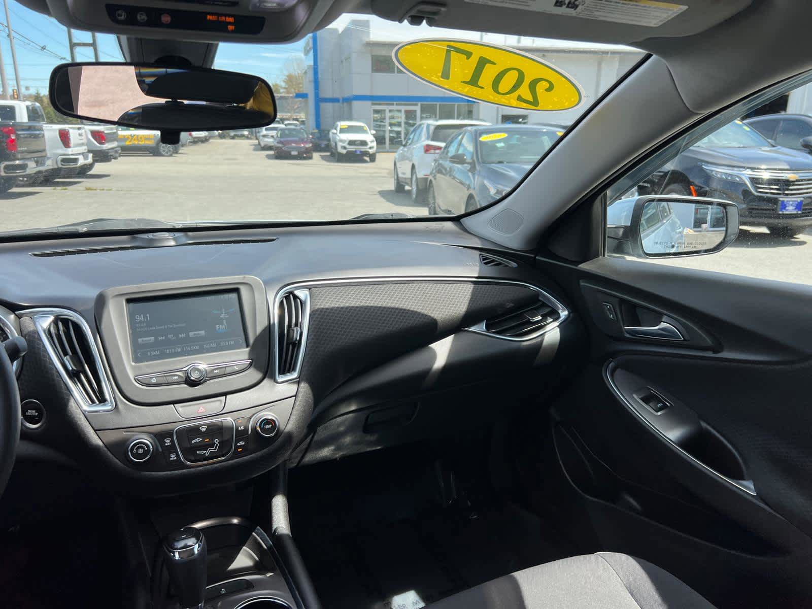 Certified 2017 Chevrolet Malibu LT FWD image 36