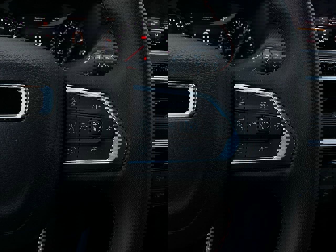 Used 2025 Jeep Compass Trailhawk image 35