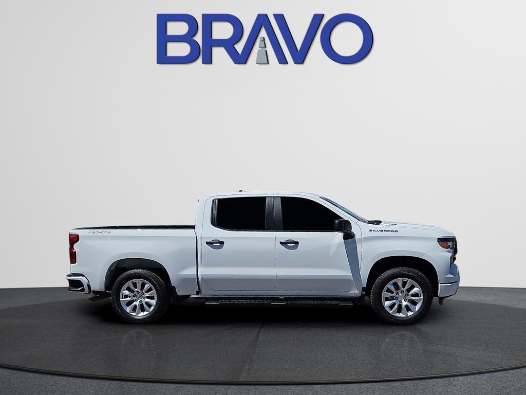 Used 2026 Chevrolet Silverado 1500 Custom image 3