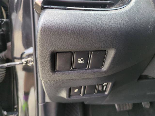 Used 2019 Toyota C-HR XLE FWD image 13