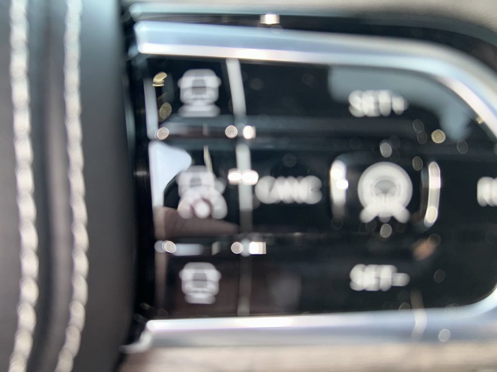 New 2024 Jeep Grand Cherokee Overland w/ Advanced Protech Group III AWD/4WD image 18