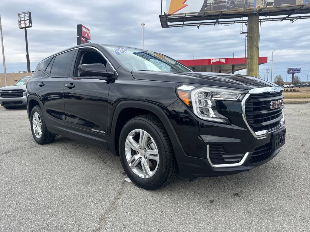 Used 2024 GMC Terrain SLE image 9