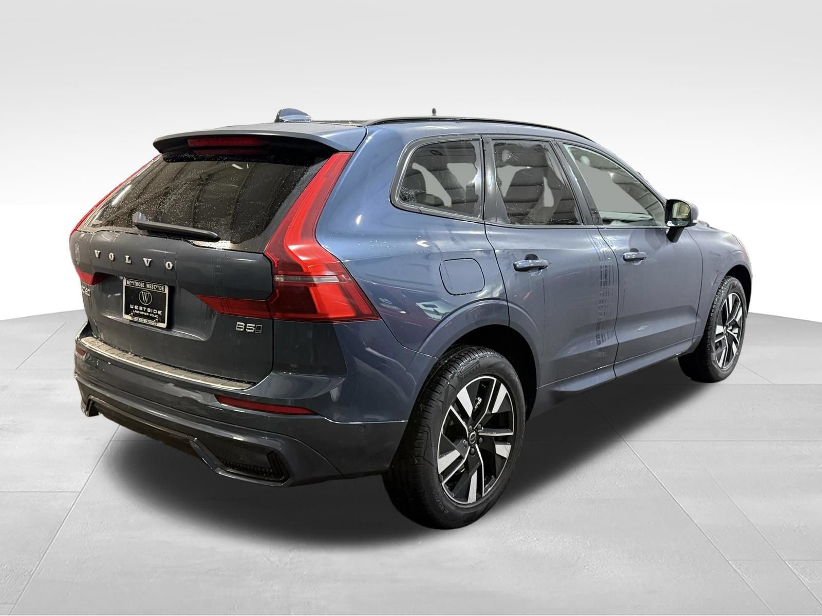 New 2026 Volvo XC60 B5 Plus w/ Protection Package Premier AWD/4WD image 6