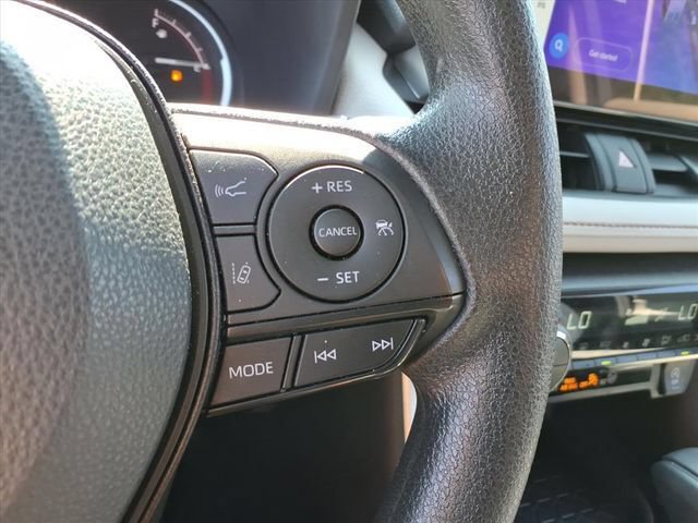 Used 2025 Toyota RAV4 XLE FWD image 22