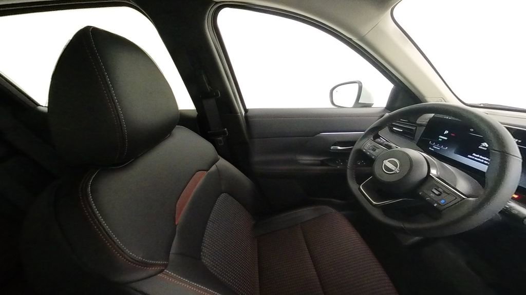 New 2025 Nissan Kicks SR image 20